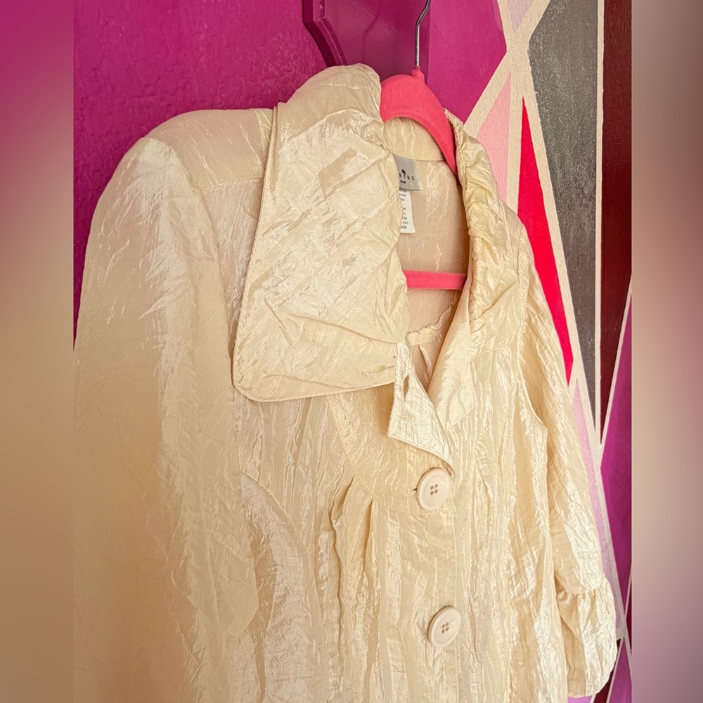 Lightweight Cream Button-Front Blazer Jacket - Picture 6 of 12